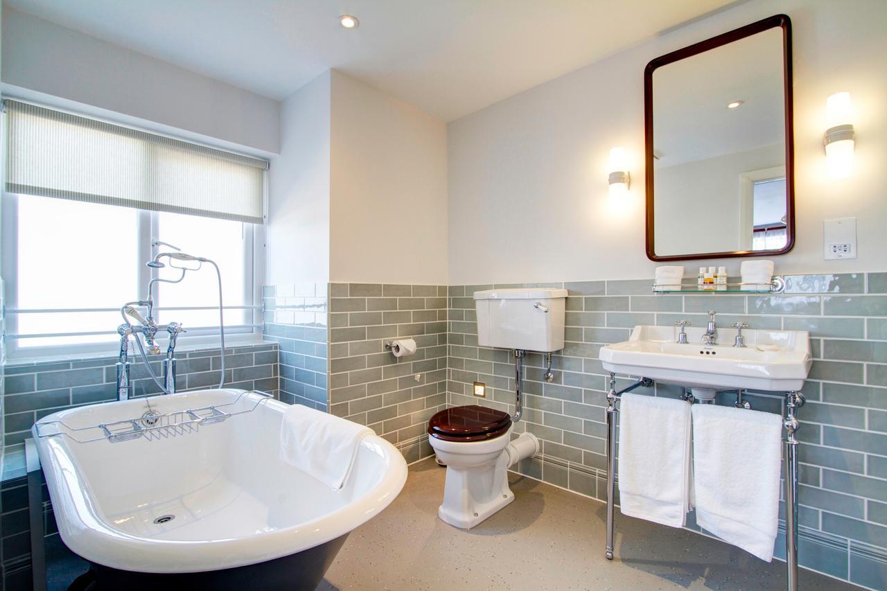 Hotel The Seaside Boarding House Burton Bradstock Exterior foto